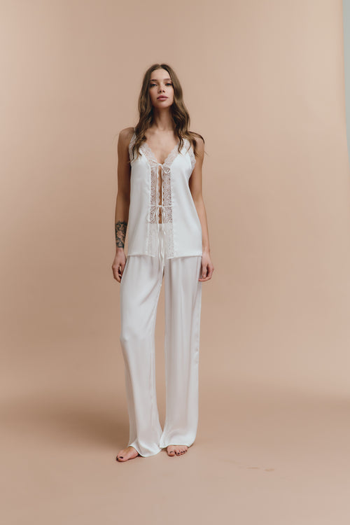 Lucy - White pjs with pants