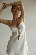 Кендалл - Біла сукня-комбінація